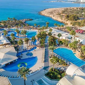 أدامز بيتش منتجع
